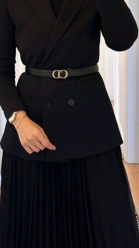 اللون الأكثر أناقة ورواجًا دائمًا وأبدًا .. تألقي بفصل الشتاء !